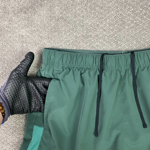 Nike Shorts Men's Large Green Challenger Dri-Fit Running 7" Inch DV9359-338 - Picture 3 of 14